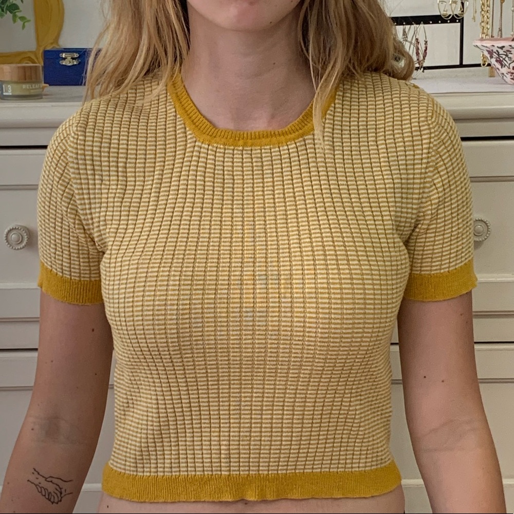 BRANDY MELVILLE T- SHIRT